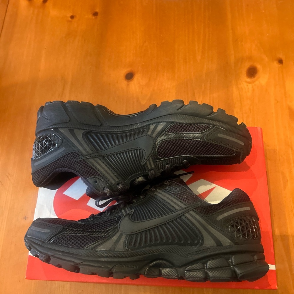 Nike vomero 5